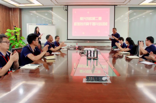 k8������У�ڶ��ڡ����Ӽ����Ǹ�������ѵ�࿪����ʽ����һ�ڿ�